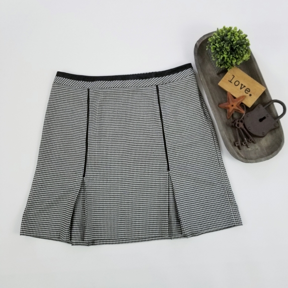 Lane Bryant Dresses & Skirts - Lane Bryant black white houndstooth pleated skirt